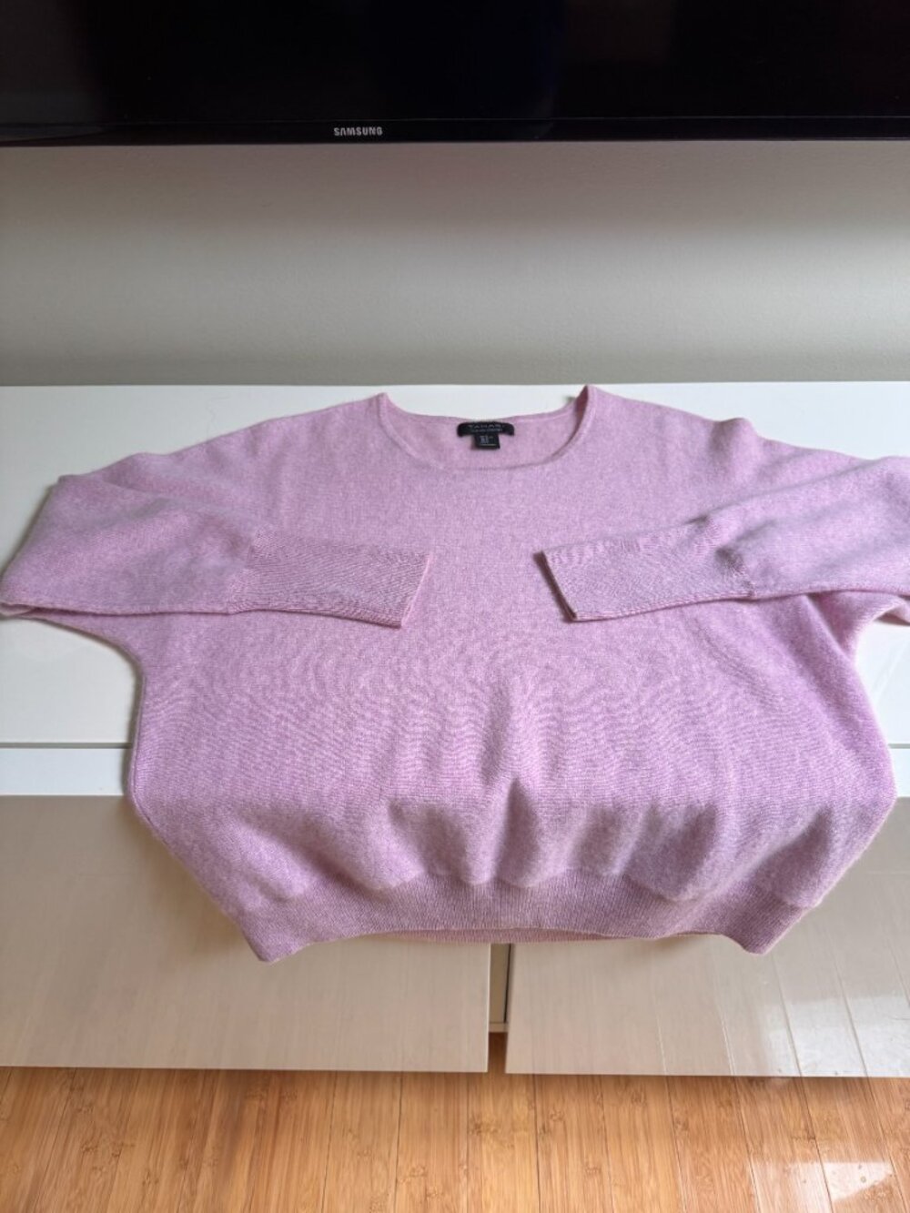 Tahari Luxury 100% 2-Ply Cashmere Sweater - Picture 5 of 7